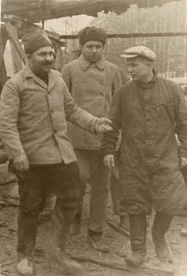 На метрострое . М.: Фотобюро Метростроя, 24 марта 1934.